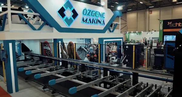 Stand de exposición Özgenç Makina