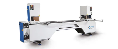Máquina automática de soldadura de perfiles de PVC de doble cabezal